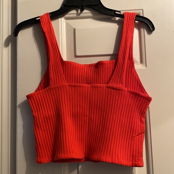 AE Red Crop Top - Picture 2 of 3